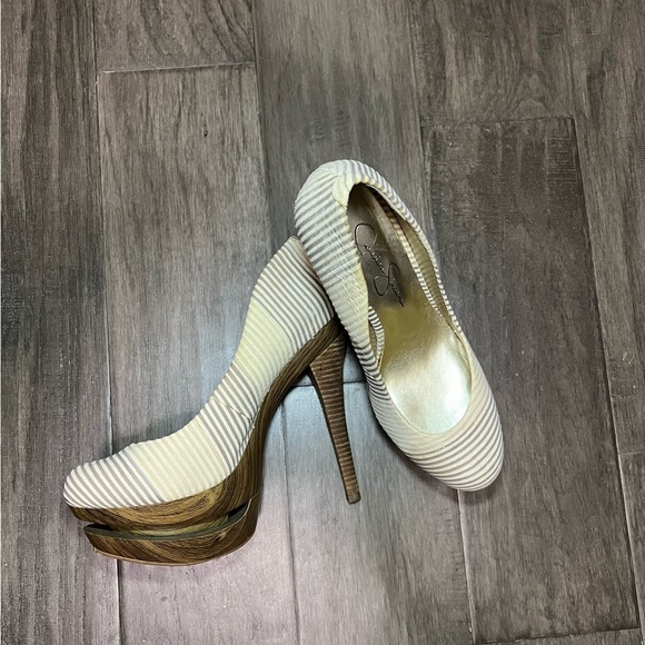 Jessica Simpson Striped heels with wood 😍 - Picture 4 of 6